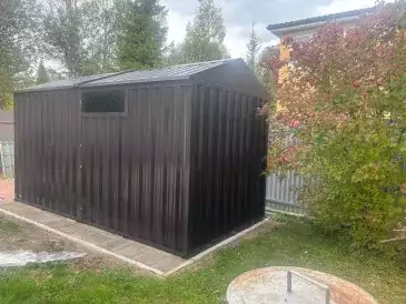 Хозблок для садового инвентаря в серо-коричневом цвете в СНТ Большая семья, Одинцовский р-н, МО