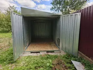 Хозблок для садовой техники в цинковом цвете в дер. Сокольниково, г.о. Домодедово, МО