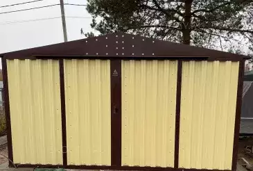 Хозблок для техники в комбинированной расцветке в СНТ Восход, г.о. Дубна, МО