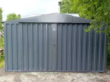 Просторный хозблок 3×4,2 м в цвете RAL 7024 в СНТ Лужайка