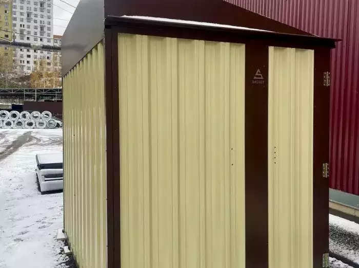 Двухцветный хозблок для хранения с уменьшенной шириной и сквозным проходом для заказчика в г. Киржач, Владимирская область
